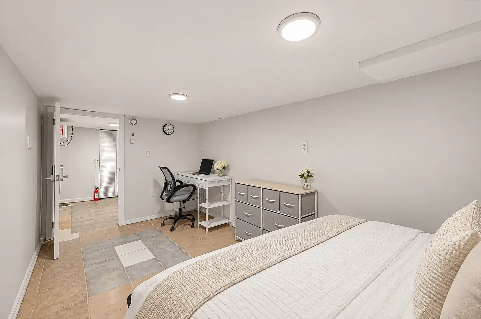 5 bed, 2614 sqft, $950 — Photo 2
