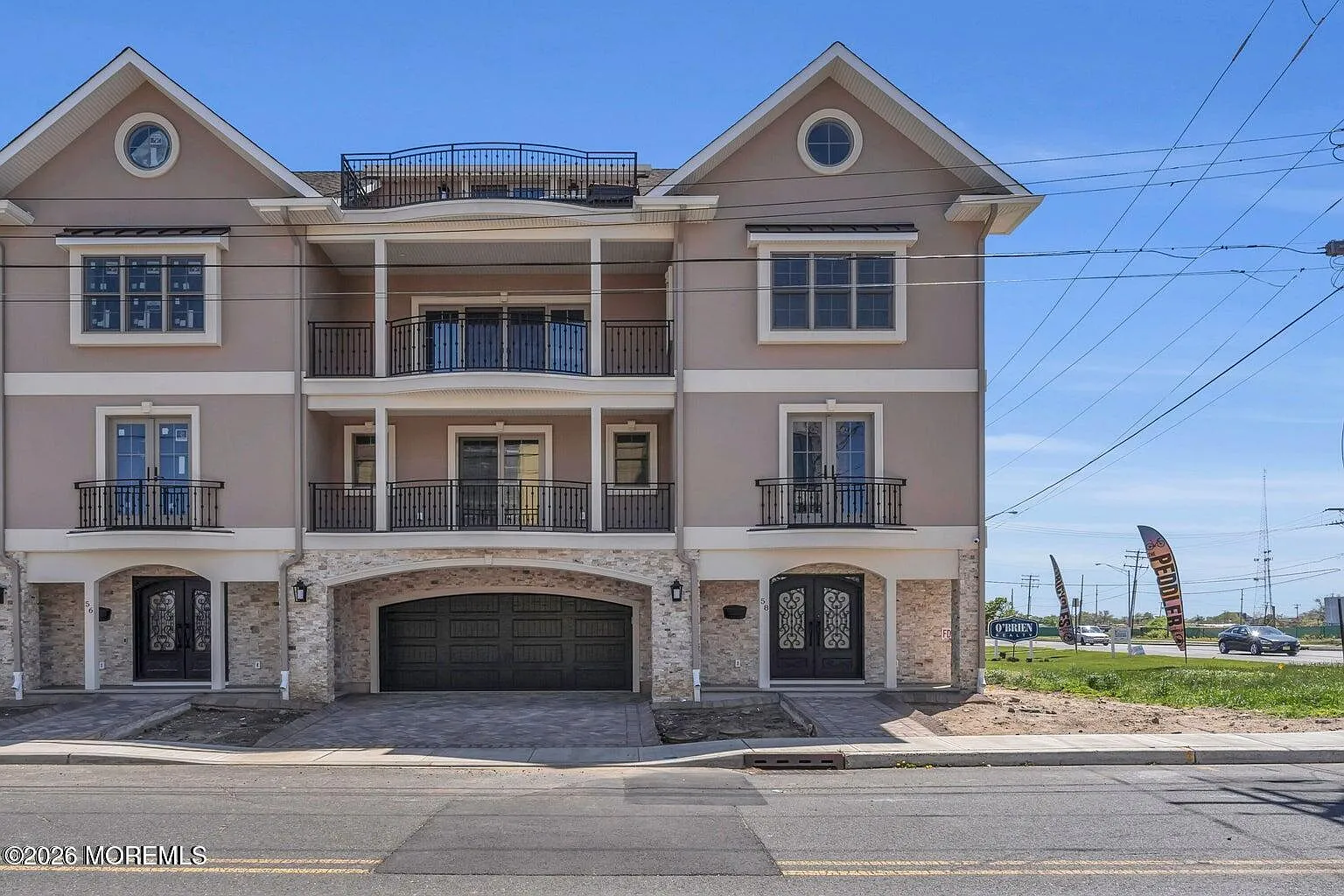 4 bed, 4.0 bath, 3321 sqft, $7,000 — Photo 2