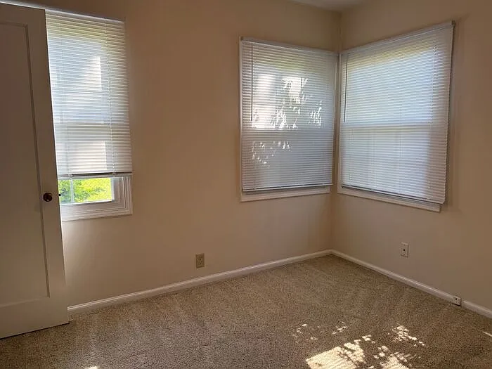 2521 Mariposa Dr — Photo 8