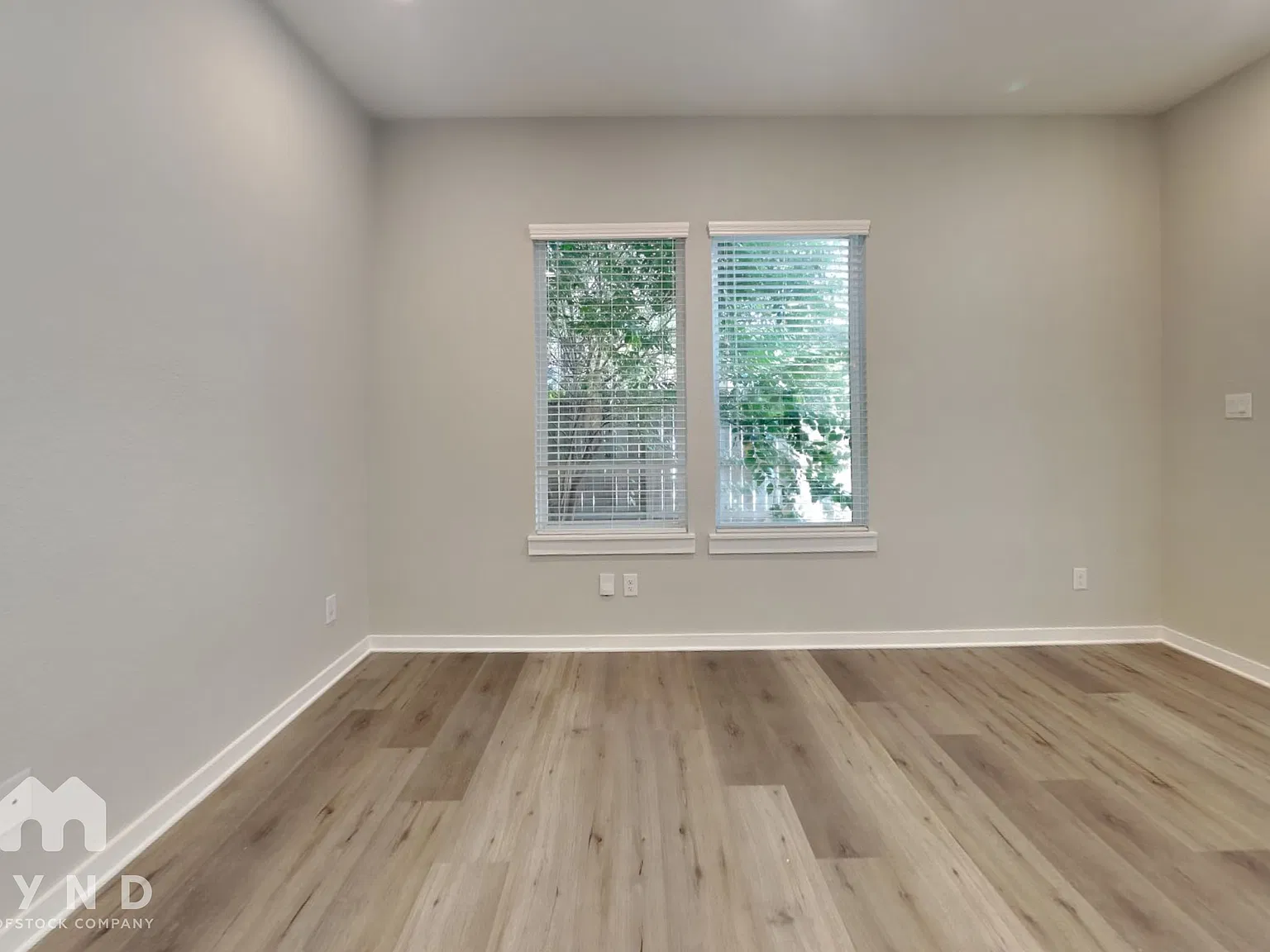 3 bed, 2.5 bath, 1694 sqft, $2,085 — Photo 2