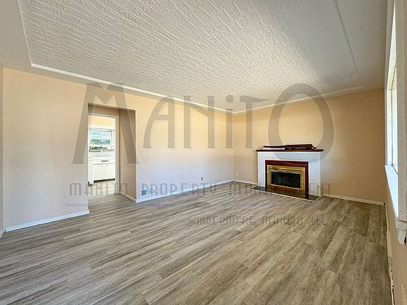 2nd image of 3215 W Heroy Ave