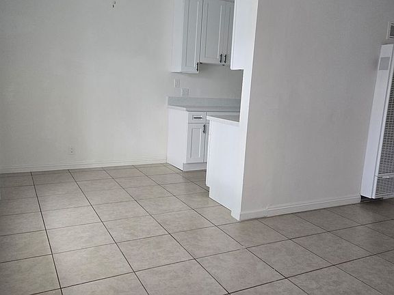 4th image of 1000 S Malden Ave #2