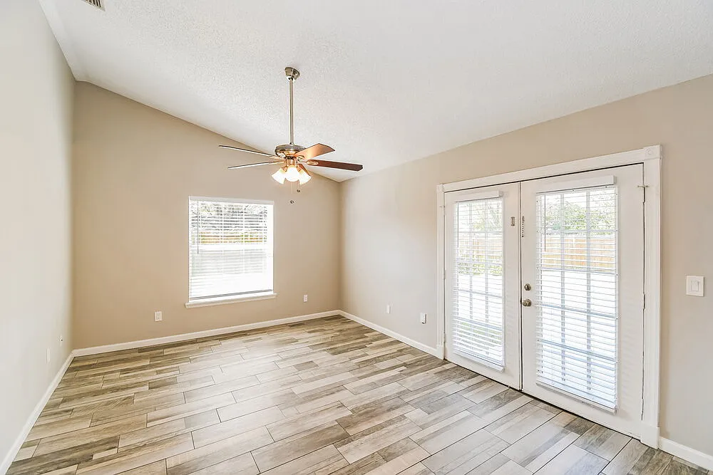 3 bed, 2.0 bath, 1408 sqft, $1,855 — Photo 3