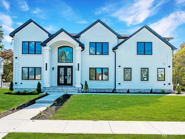 54 Nevsky St, Edison, NJ 08820