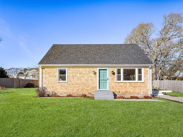 74 Clifton Ln, Barnstable, MA 02630