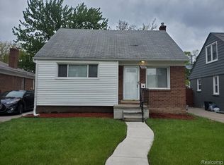 19953 Kingsville St, Harper Woods, MI 48225