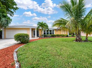 926 Dolphin Dr, Cape Coral, FL 33904