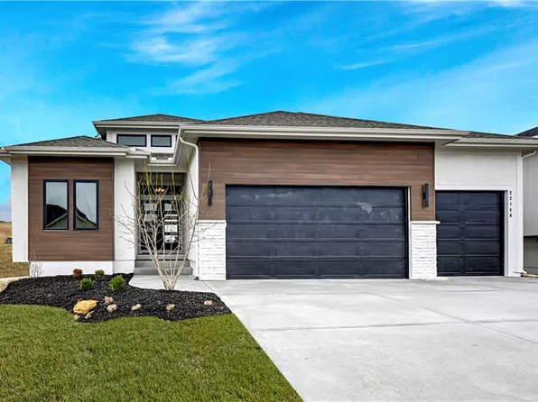 9938 Brockway St, Lenexa, KS 66220