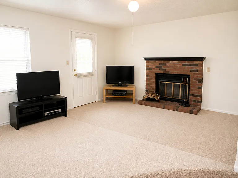 6012 Cedar Wood Dr — Photo 10