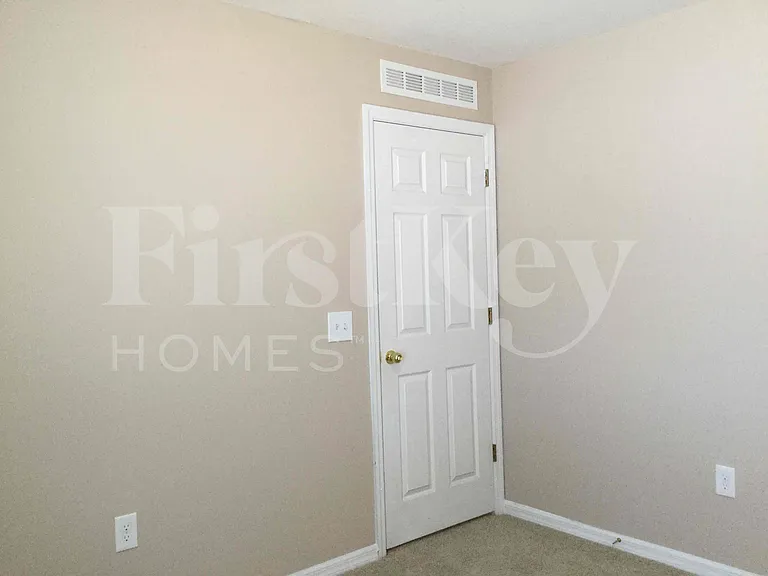 425 Hammerstone Ave — Photo 18