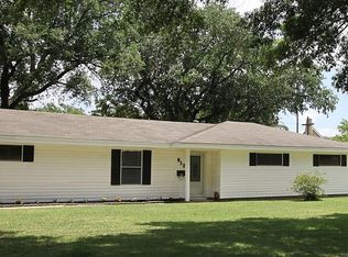 912 Circle Dr, Nederland, TX 77627