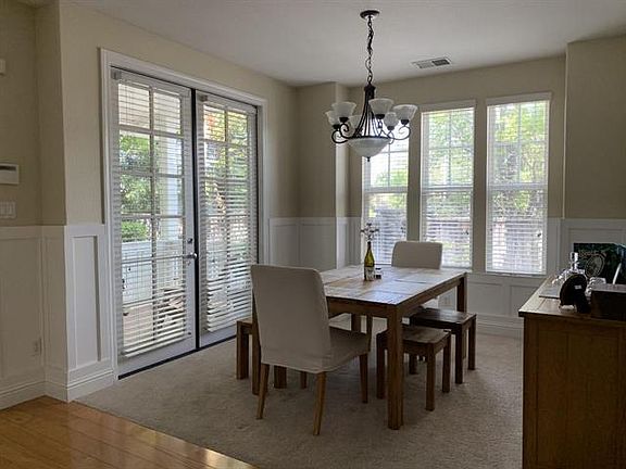 3rd image of 118 Naramore Ln