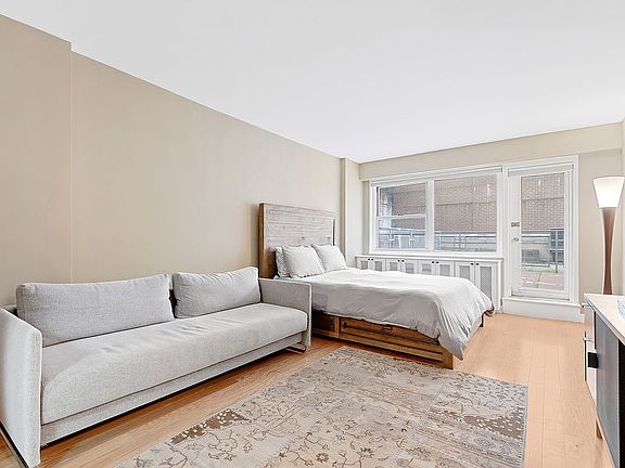 2nd image of 153 E 57th St APT 2K