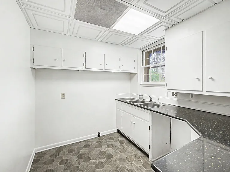 Basement extra utility room or kitchenette