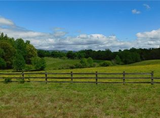 861 Tamassee Knob Rd, Tamassee, SC 29686