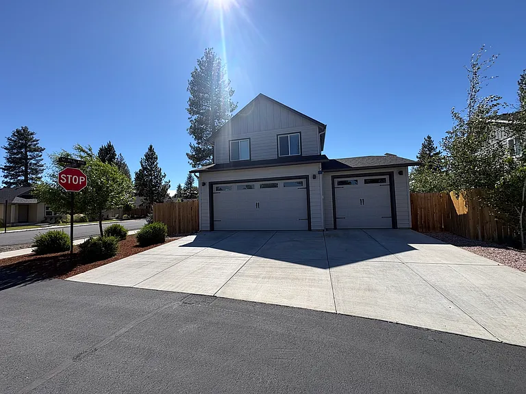 616 N Willitts St — Photo 24