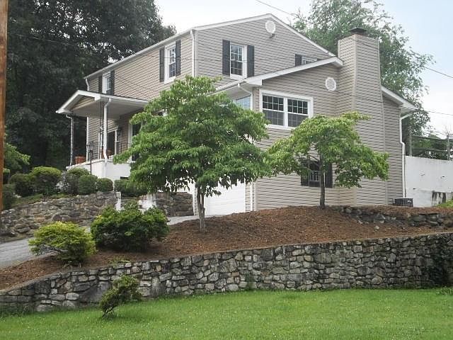 1st image of 3425 Westmoreland Dr