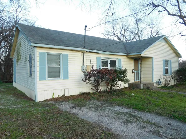 104 N Pecan Ave, Hubbard, TX 76648