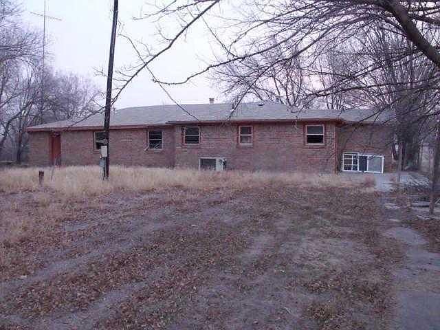 2nd image of 102 S Conlen St