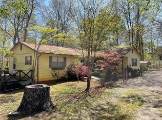 1431 Heritage Farm Rd, Hickory, NC 28601