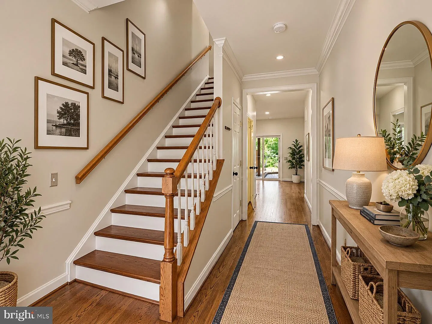 Garage Townhome In Lake Ridge — Photo 4