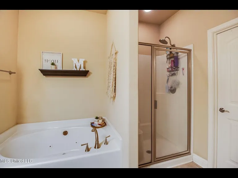 13736 Fieldcrest Way — Photo 16
