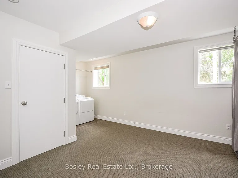 5 Algoma Dr — Photo 3