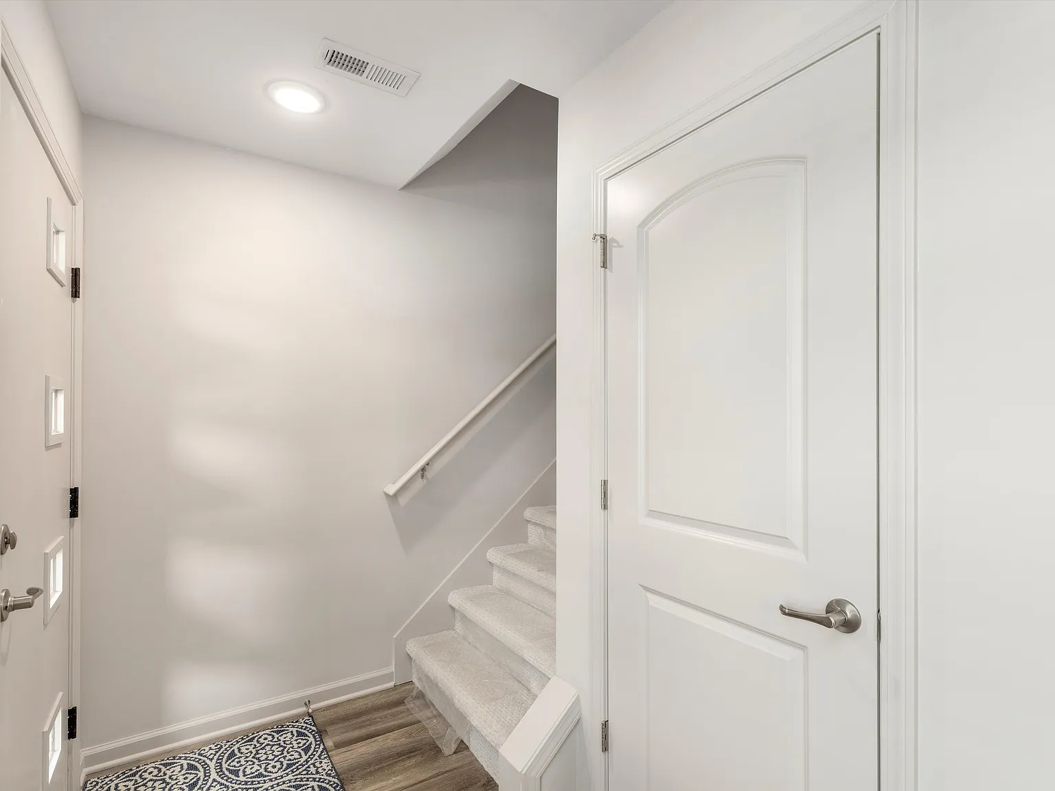 2 bed, 2.5 bath, 1800 sqft, $3,088 — Photo 3