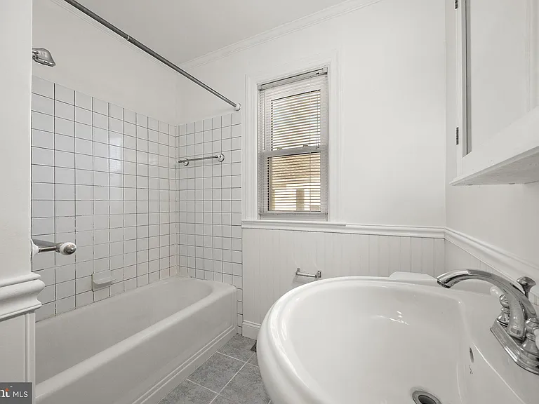 101 Curtis Ave — Photo 8