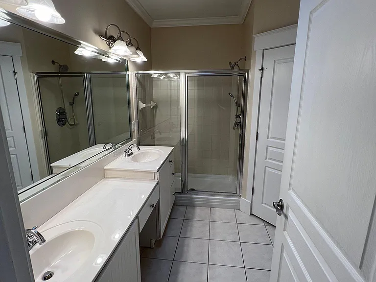 5240 Villa Lake Ct — Photo 12