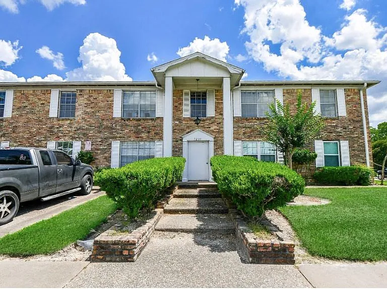 7233 Beechnut St #A — Photo 2
