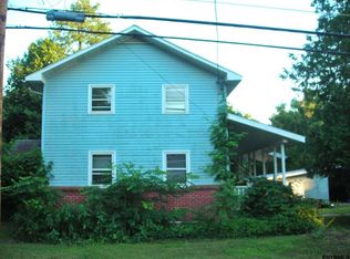 11 Lyon St, Valley Falls, NY 12185