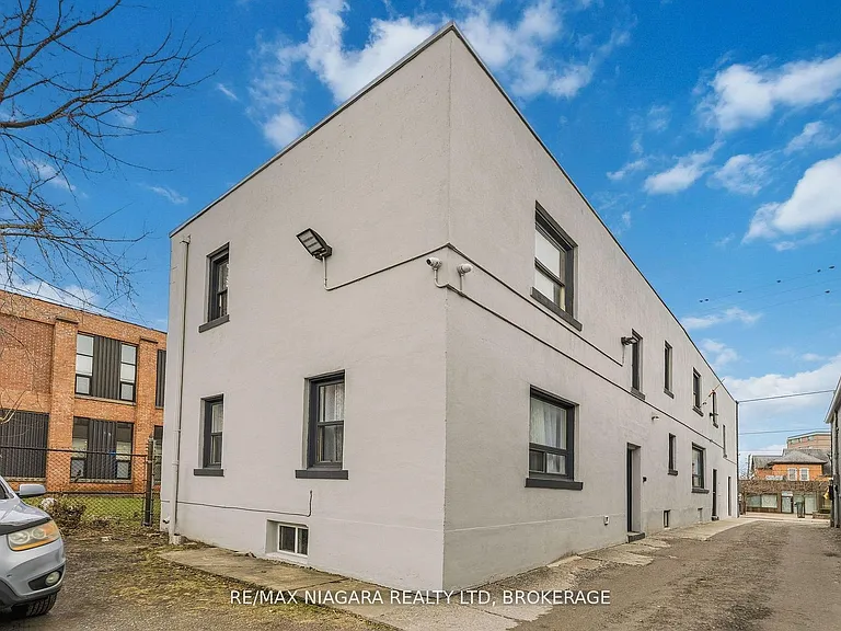 237 Church St N #1 — Photo 18