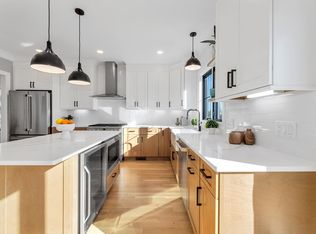 14 Starling St, West Roxbury, MA 02132