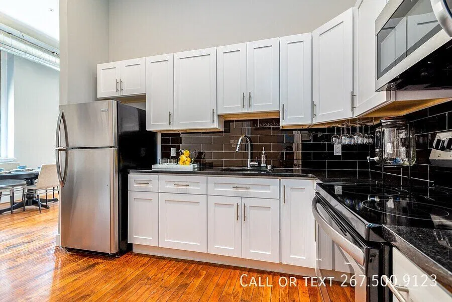 Newly Renovated 1bd at the Breeze! Pets are welcome! — Photo 2