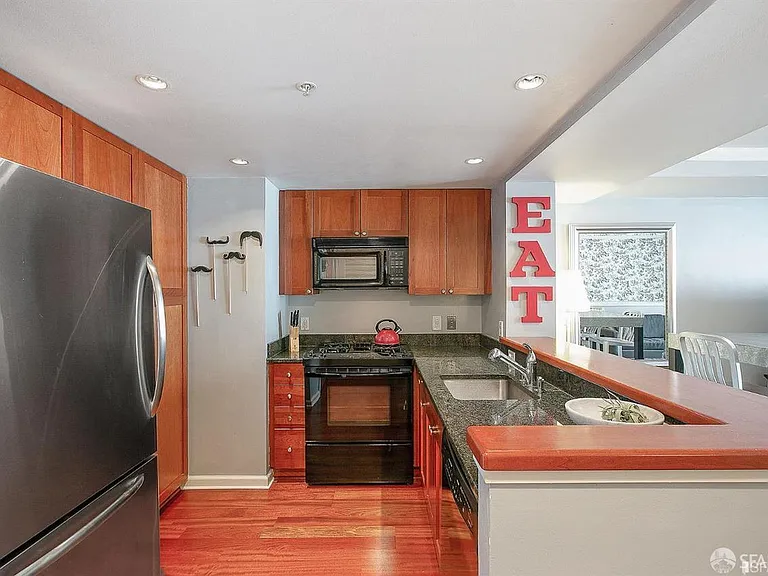 400 Beale St #1008L — Photo 15