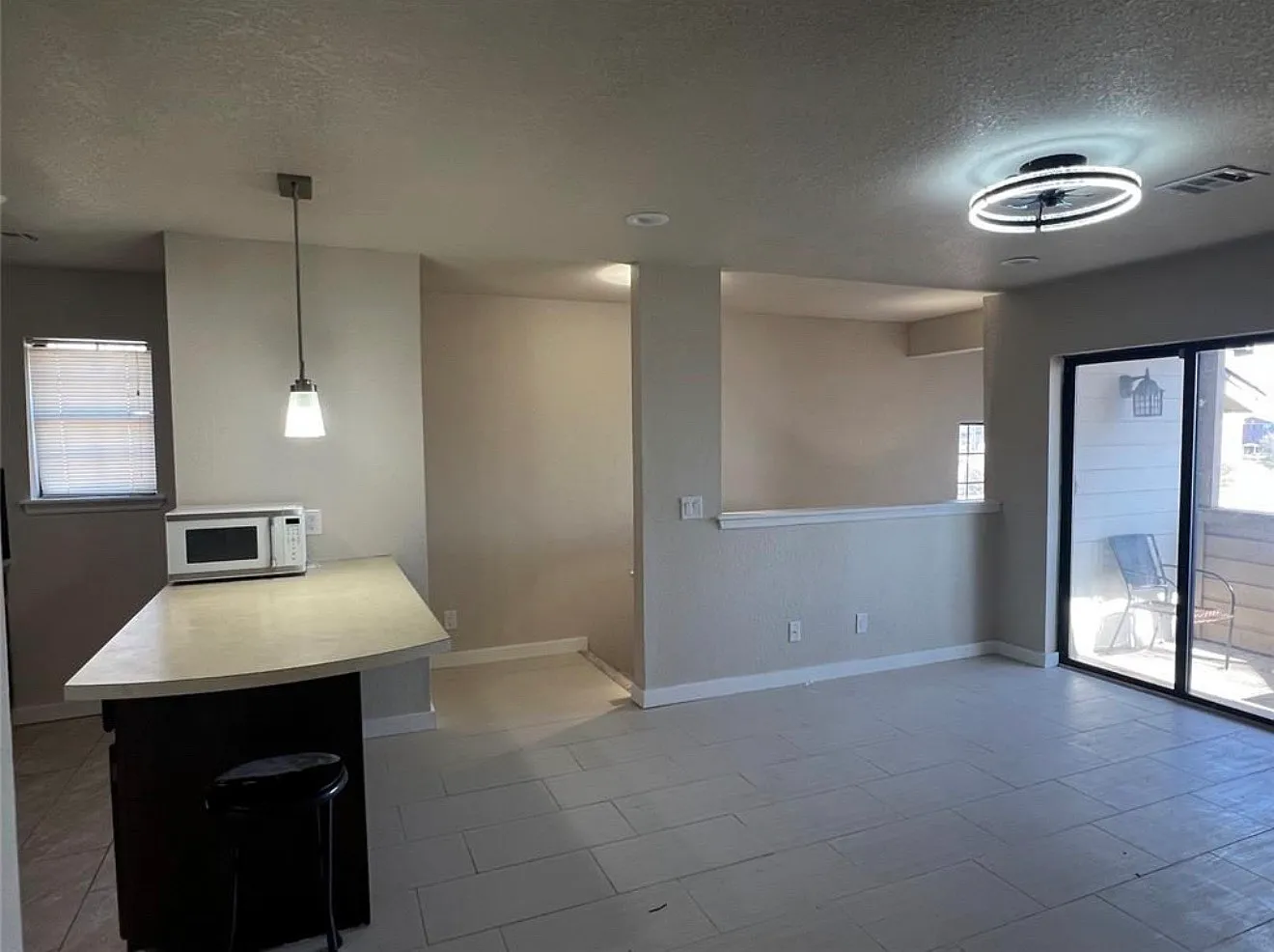 1 bed, 645 sqft, $1,050 — Photo 3