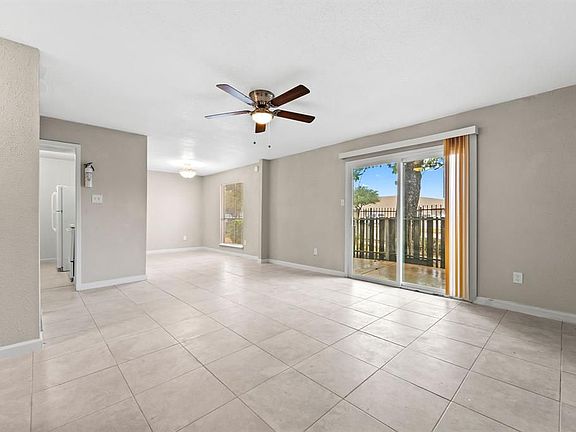 5th image of 5625 Antoine Dr #309