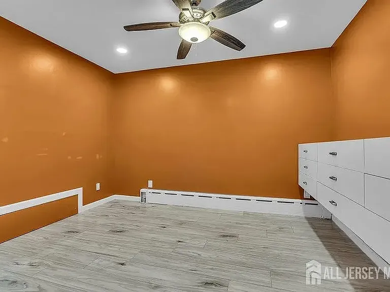 585 Noe Ave — Photo 14