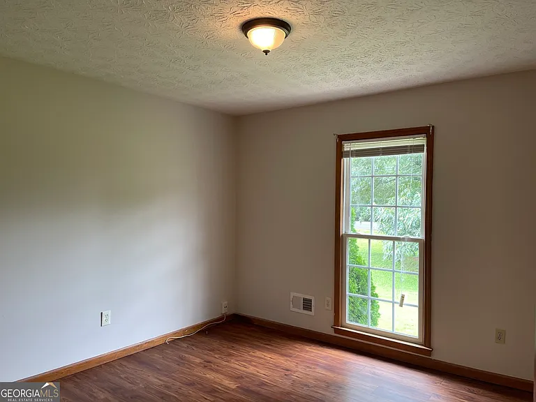 100 Kelley Way — Photo 11