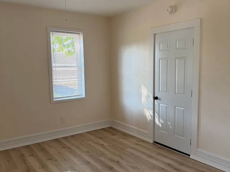 305 Bacon St #1 — Photo 8