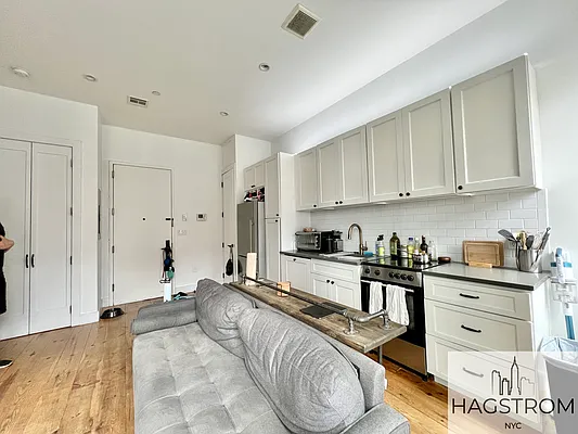 Rented by Hagstrom Management Inc | media 78