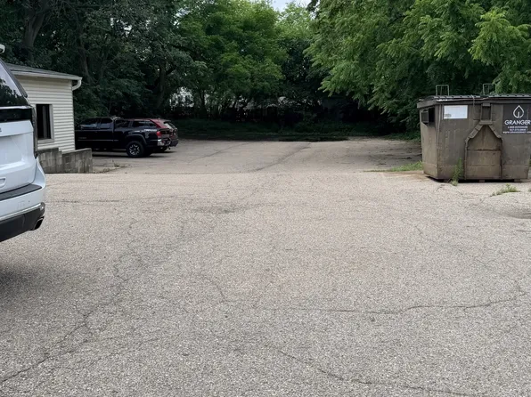 5832 S Cedar St #1, Lansing, MI 48911
