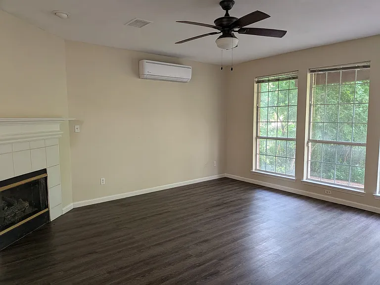 4921 Rockcreek Ln — Photo 4
