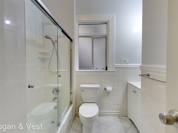 5th image of 1060 Washington St
