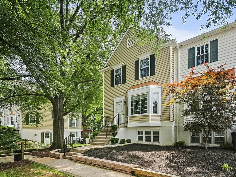 1531 Marlborough Ct — Photo 33
