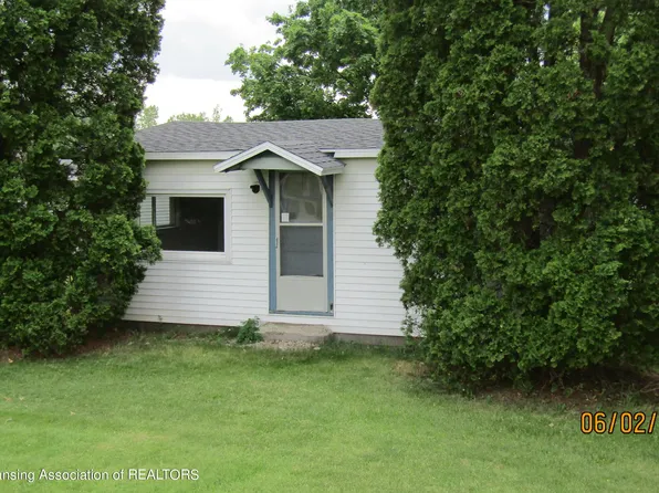 1950 Parish Hwy, Charlotte, MI 48813