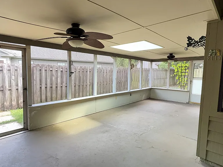 8257 Timberidge Ct — Photo 22