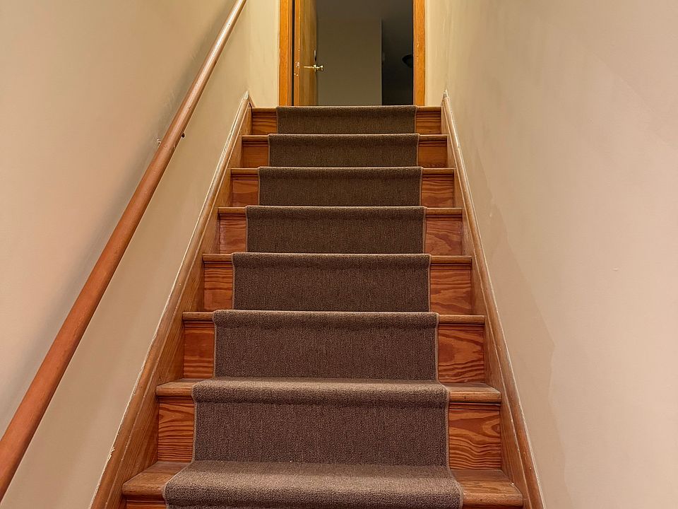 1st image of 422 Cromwell Ave #2F