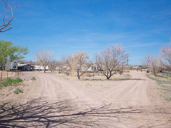 2nd image of 4 Alamillo Rd